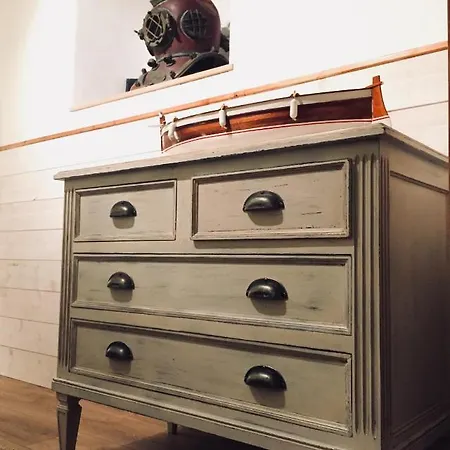 A Charming In Old Town Apartment