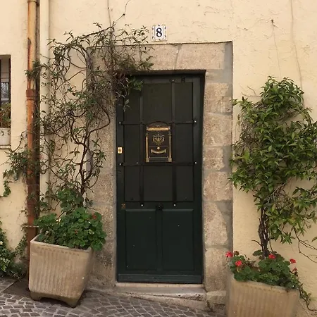 A Charming In Old Town Apartment